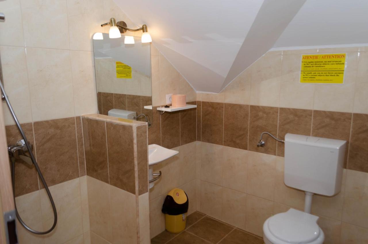 Mansarda Mica Cu Baie Proprie Lägenhet Cluj-Napoca Exteriör bild